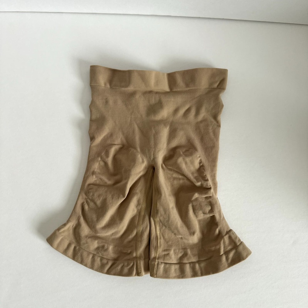 NWOT Seamless Sculpt Short Size: S/M